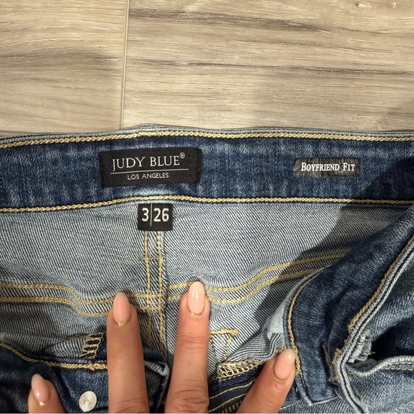 Judy Blue Light Wash Skinny Jeans - Picture 4 of 10